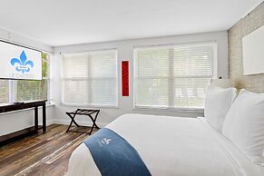 Buddha House 3BR 2BA Home -lush Backyard