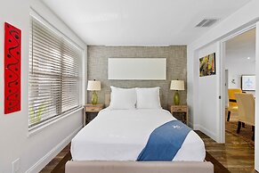 Buddha House 3BR 2BA Home -lush Backyard