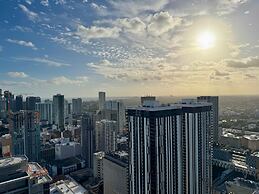 Sky-high Luxury in Downtown Miami