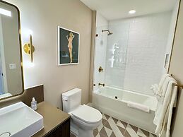 Sky-high Luxury in Downtown Miami