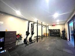 Modern Luxurious Studio Apartment