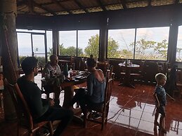 Campos de Oro Wilderness Lodge