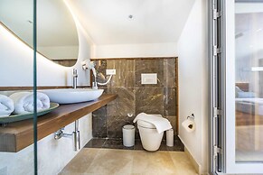 Luxurious 3 bed Villa Located in Kasantalya Turkey With Private Pool a