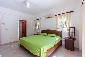 Playa Alicia, Guest Friendly, Best Location in Town!