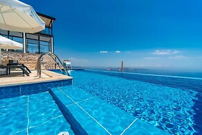 Villa Bella Rose is a Stunning Villa With a sea View