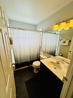 Private Pool House With Lake View, Near all Famous Attractions!!!