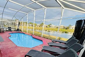 Private Pool House With Lake View, Near all Famous Attractions!!!