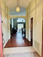 Private Pool House With Lake View, Near all Famous Attractions!!!