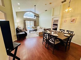 Private Pool House With Lake View, Near all Famous Attractions!!!