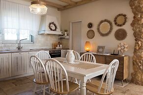 Amelia Villa Collection