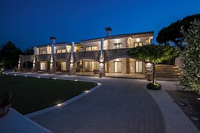 Amelia Villa Collection