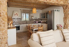 Amelia Villa Collection