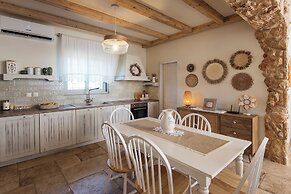 Amelia Villa Collection