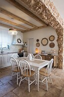 Amelia Villa Collection