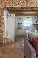 Amelia Villa Collection