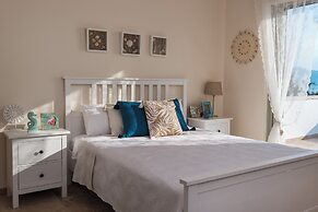 Amelia Villa Collection