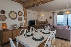 Amelia Villa Collection