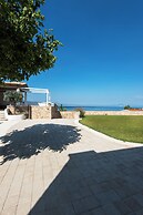 Amelia Villa Collection