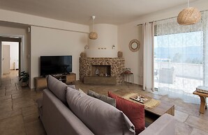 Amelia Villa Collection