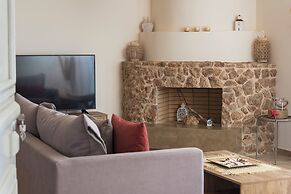 Amelia Villa Collection