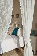 Amelia Villa Collection