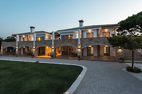 Amelia Villa Collection