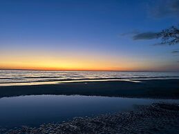 Hello Banchuen Beach