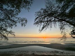 Hello Banchuen Beach