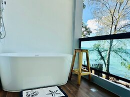 Hello Banchuen Beach