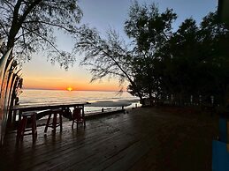 Hello Banchuen Beach