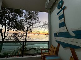 Hello Banchuen Beach