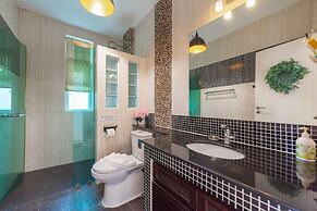 Private Pool Villa Chalong