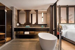 Dusit Le Palais Tu Hoa Hanoi