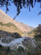 Tirthan Stone Age inn