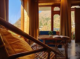 Tirthan Stone Age inn