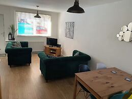 Beautiful 2-bed House in Portsmouth