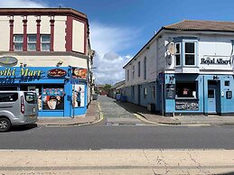 Beautiful 2-bed House in Portsmouth