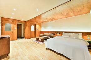 Coolstay Hotel