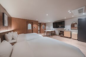 Coolstay Hotel