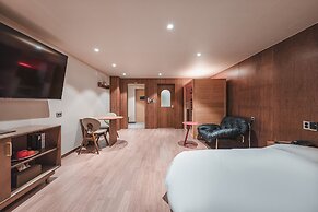 Coolstay Hotel