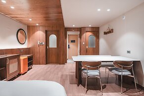 Coolstay Hotel