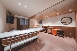 Coolstay Hotel
