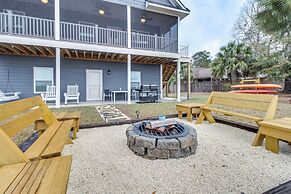 Dock & Fire Pit: Waterfront Midway Retreat!