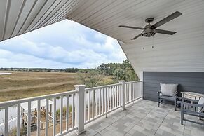 Dock & Fire Pit: Waterfront Midway Retreat!