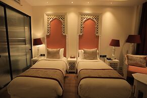 THE ROYAL VENETIAN