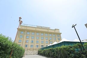 THE ROYAL VENETIAN