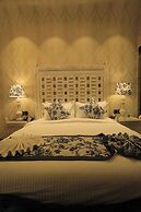 THE ROYAL VENETIAN