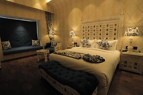 THE ROYAL VENETIAN
