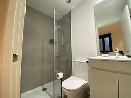 w Majestic 2BR at Palacio Real
