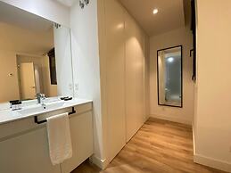 w Majestic 2BR at Palacio Real